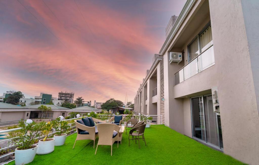 The Retreat-Pool Villa 5Bhk With Indoor Pool And 1200Sq Feet Deck Area Igatpuri Exterior photo