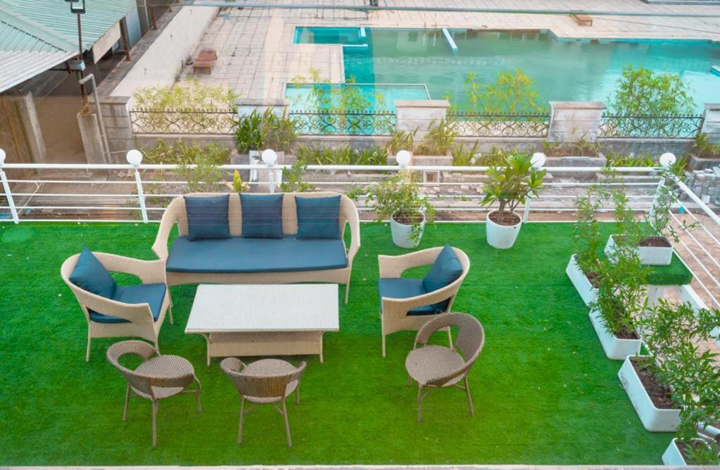 The Retreat-Pool Villa 5Bhk With Indoor Pool And 1200Sq Feet Deck Area Igatpuri Exterior photo